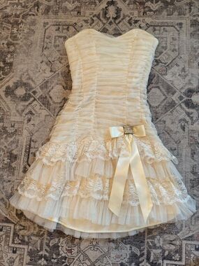Masquerade Ivory Strapless Sweetheart Neck Tiered Lace Ruffle Dress,Size 11/12